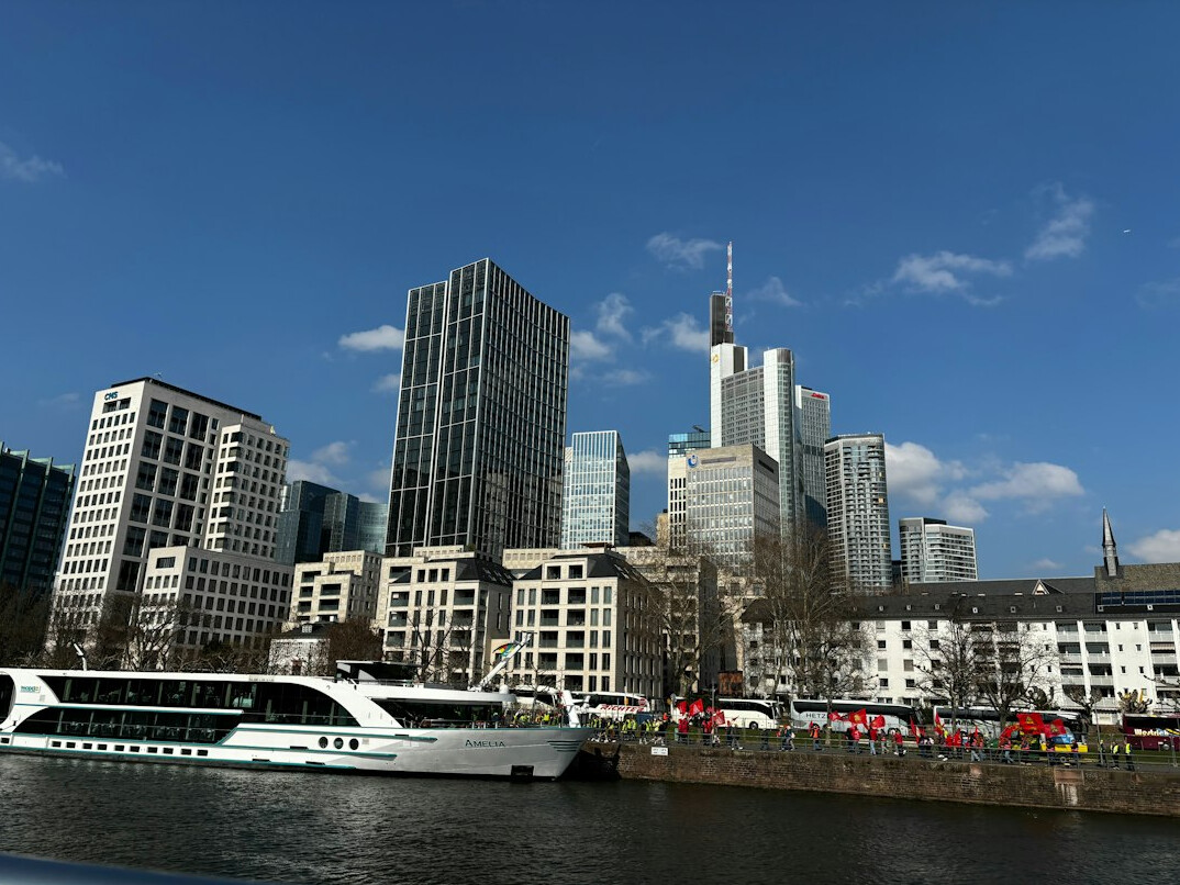 frankfurt financial district buildings
